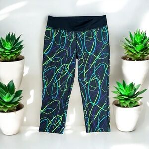 Xersion Pattered Cropped Workout Leggings